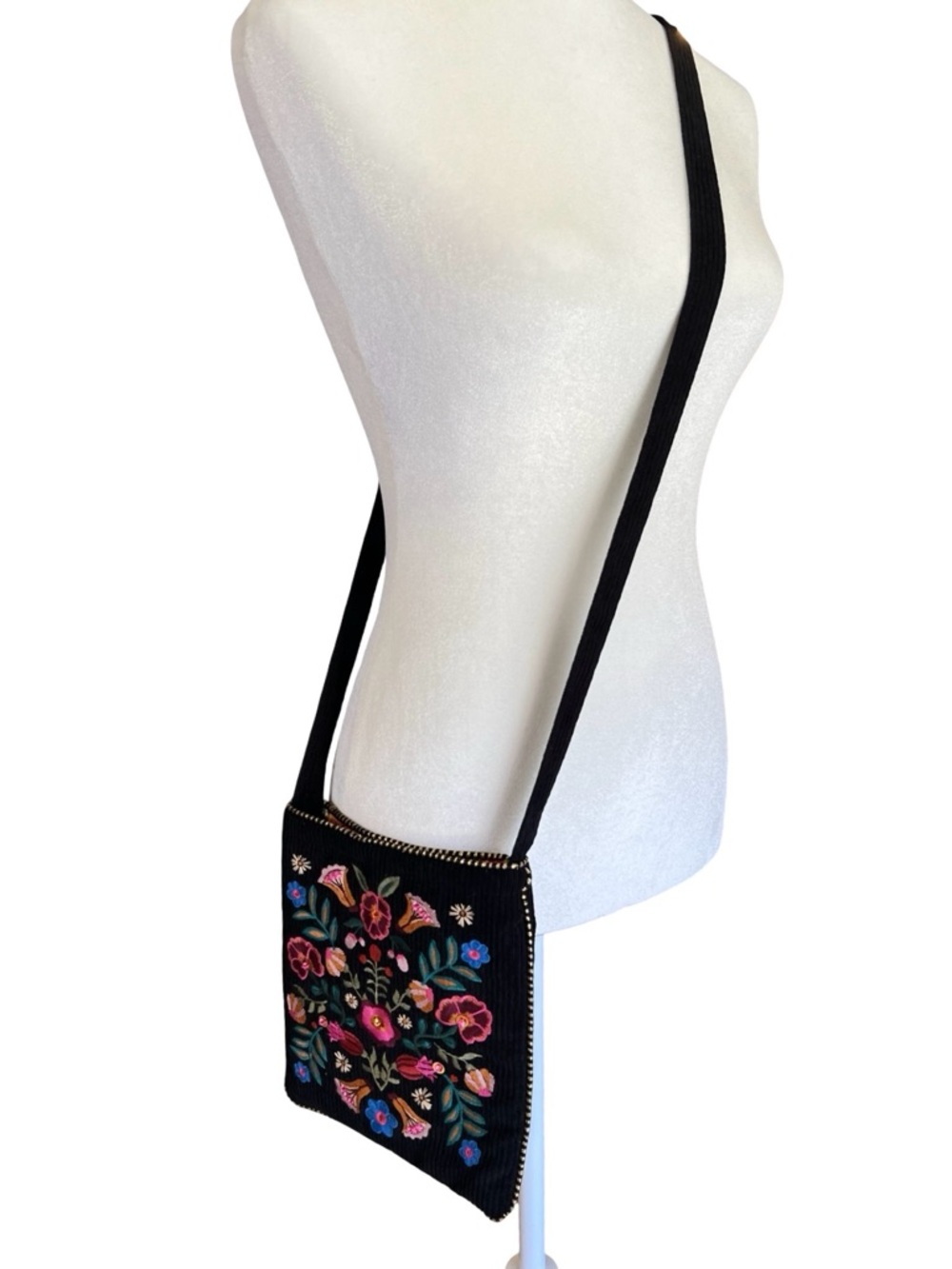 NATURAL LIFE Embroidered Black Corduroy Boho Crossbody Bag Folk Flower Purse - Picture 2 of 12